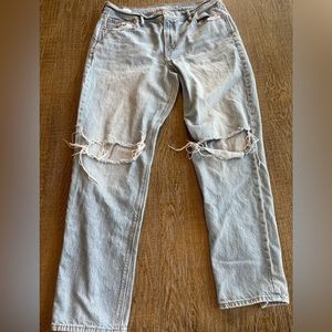 LIGHT WASHED DENIM JEANS